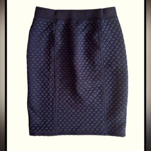 Uniqlo skirt - navy quilted pull on style pencil skirt w/pockets